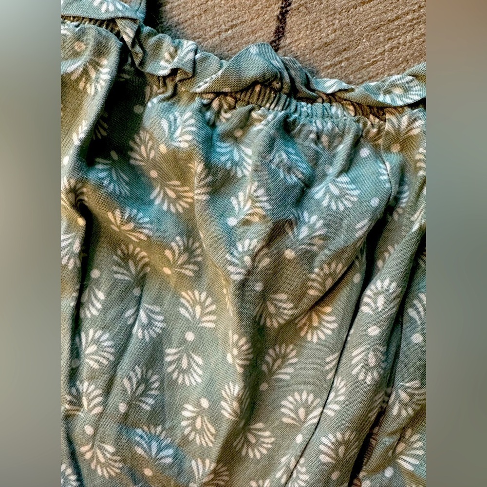 As U Wish-Art Deco Print Light Sea Foam Green Color Capri Jumpsuit. Med-juniors - Picture 5 of 12